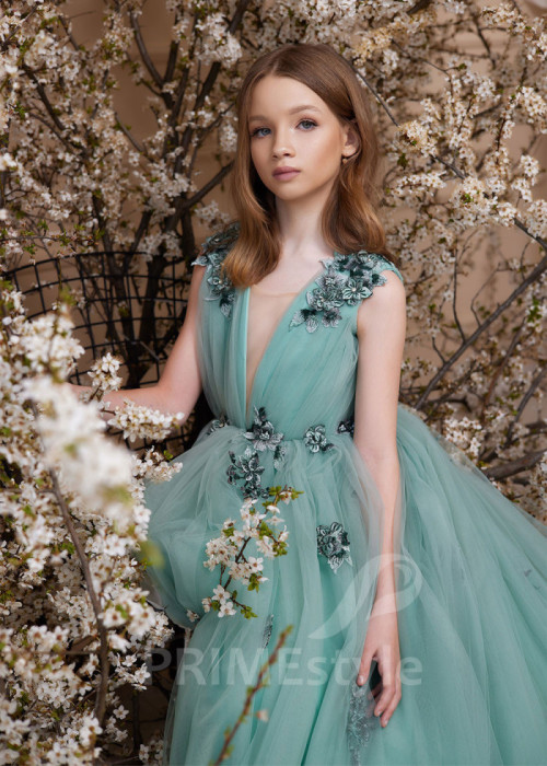 Luxusné dievčenské šaty LS151 2