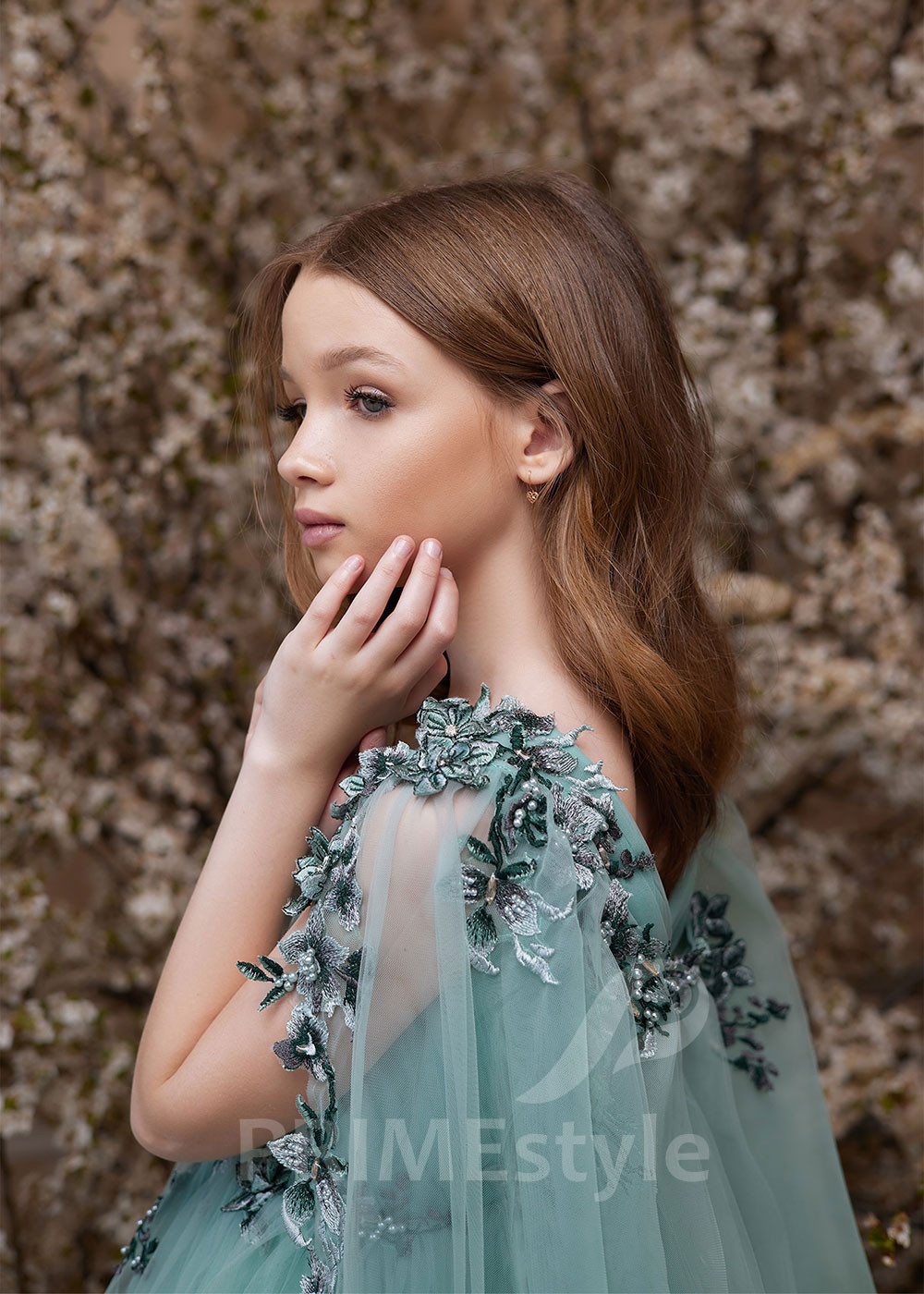 Luxusné dievčenské šaty LS151