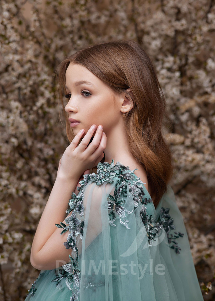 Luxusné dievčenské šaty LS151