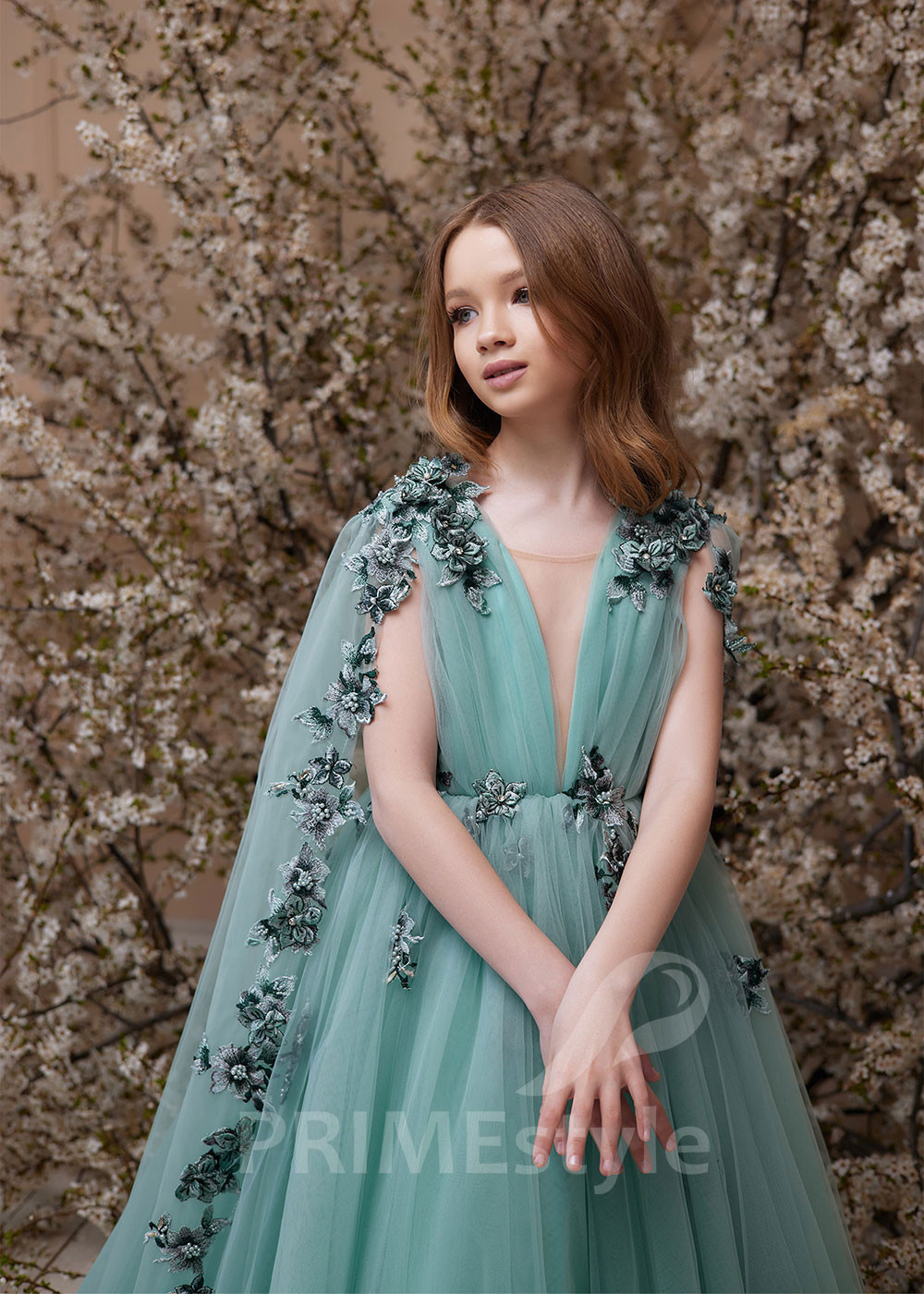 Luxusné dievčenské šaty LS151