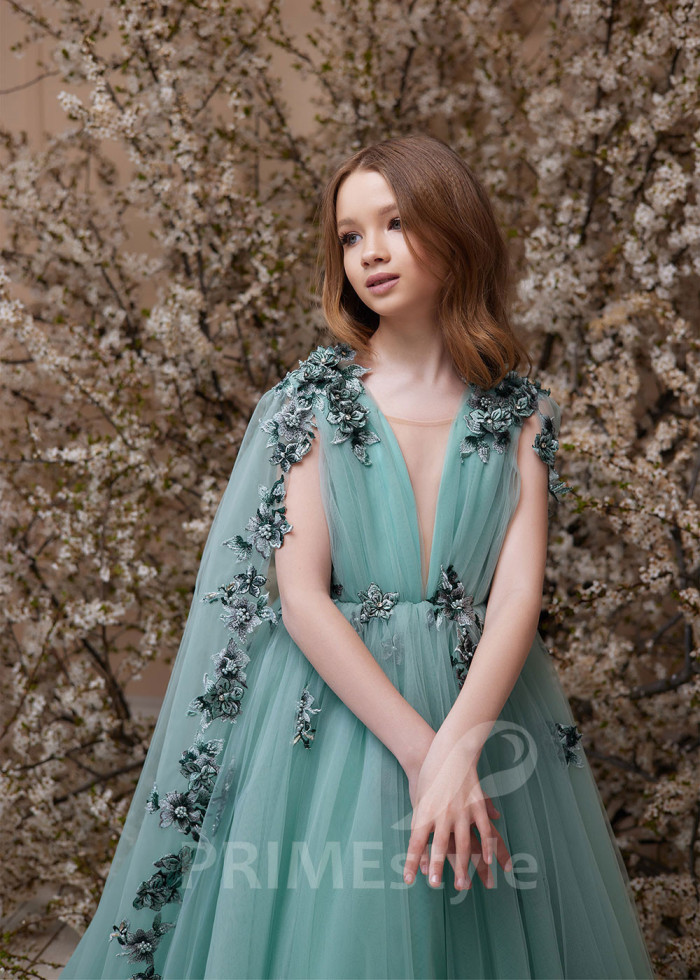 Luxusné dievčenské šaty LS151