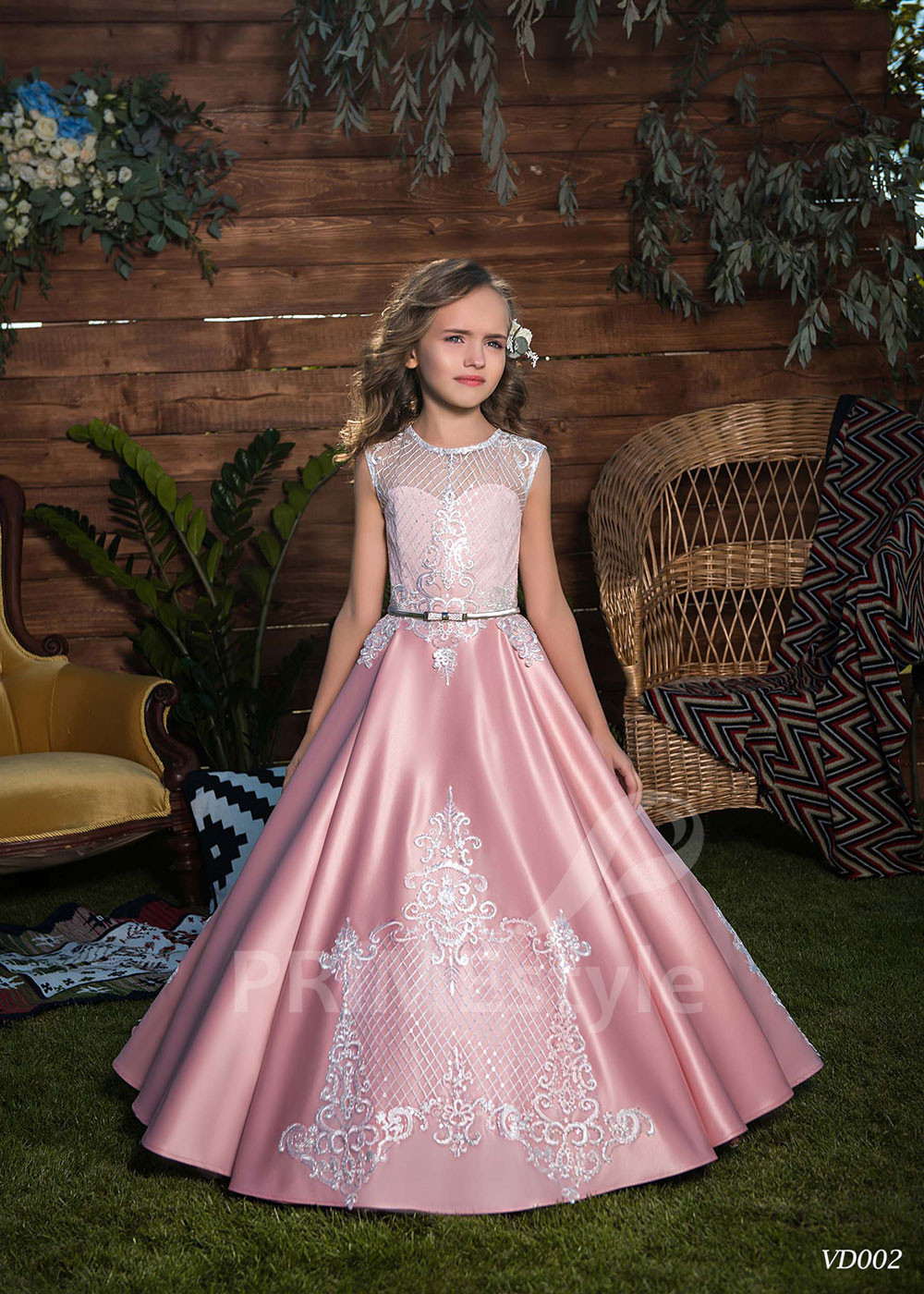 Luxusné dievčenské šaty LV002