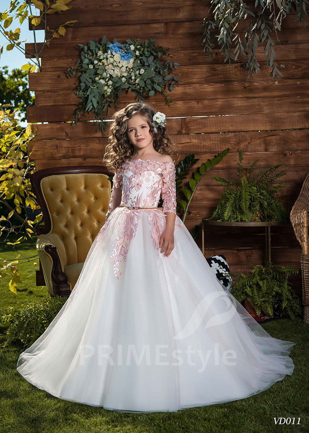 Luxusné dievčenské šaty LV011