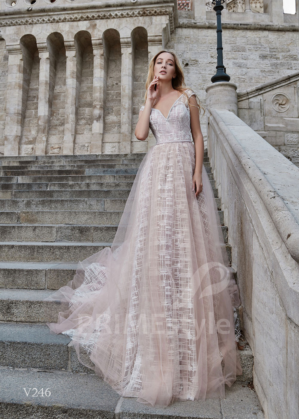 Moderné večerné šaty LS246