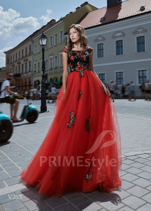 Čipkované šaty na ples LS252 2