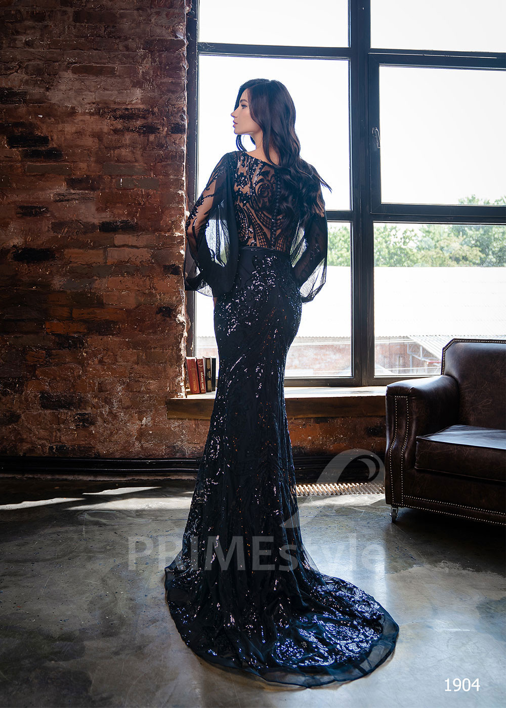 Trblietavé spoločenské šaty LC1904