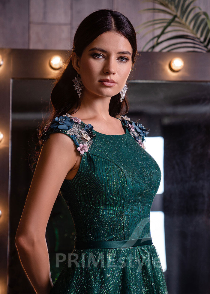 Trblietavé šaty na ples LC1912