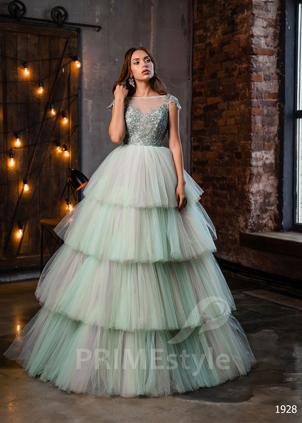 Extravagantné šaty na ples LC1928