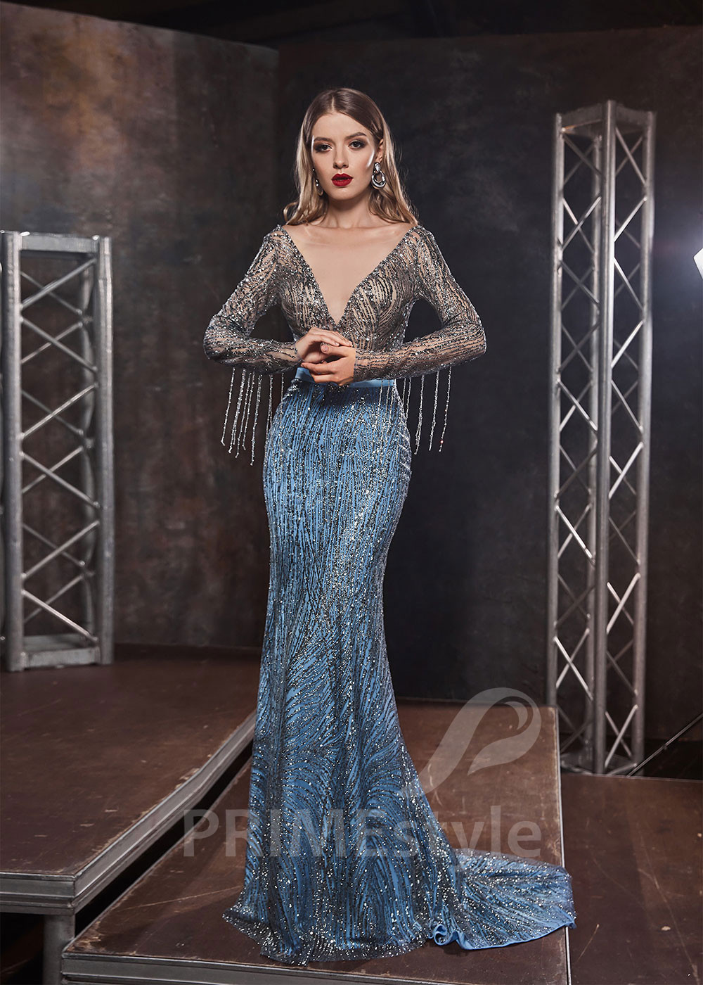 Trblietavé spoločenské šaty LS402