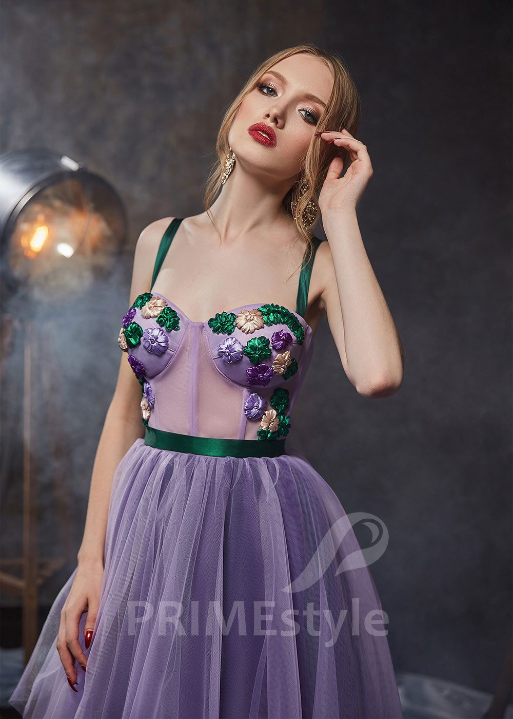 Extravagantné večerné šaty LS411