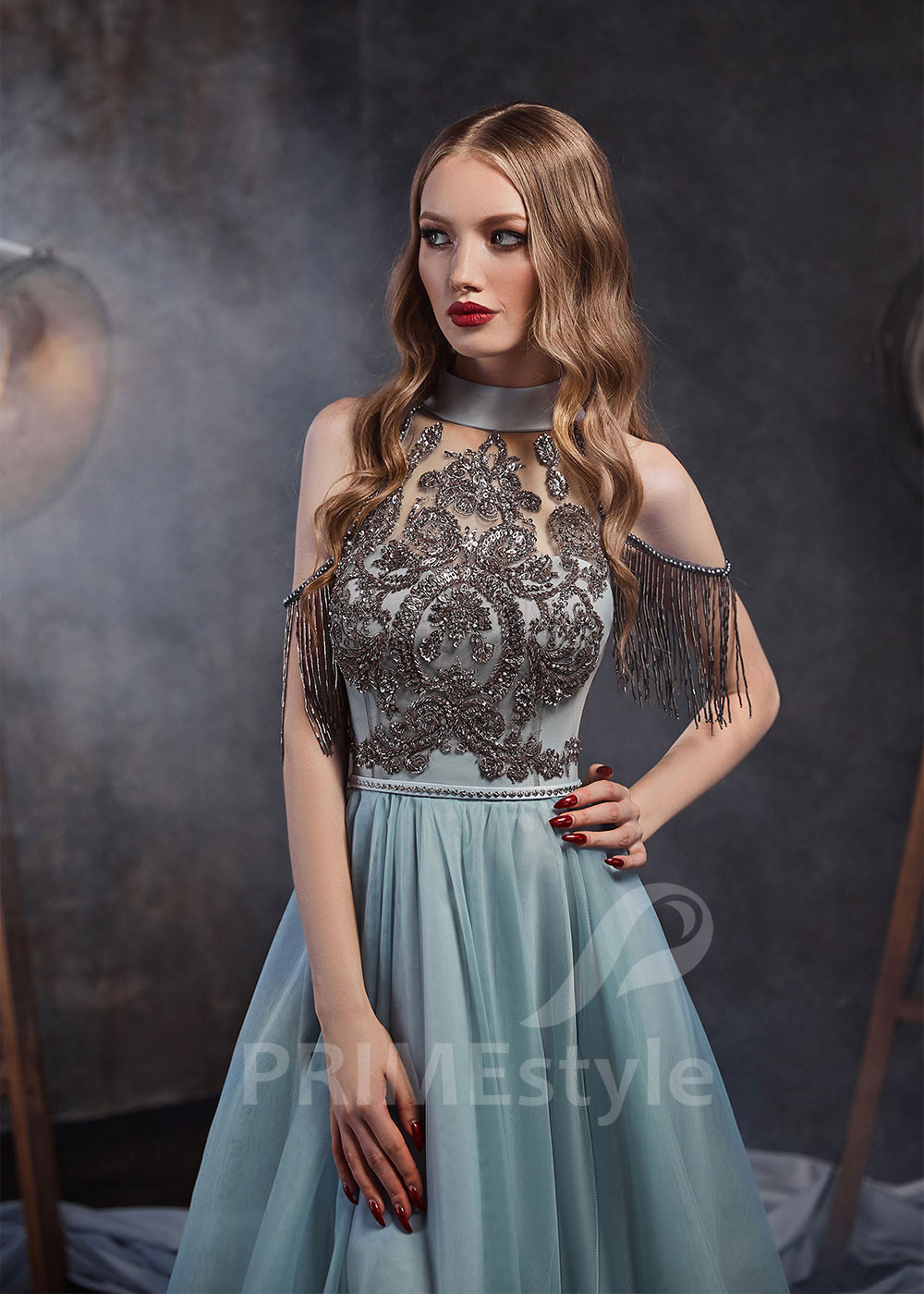 Extravagantné šaty na ples LS428