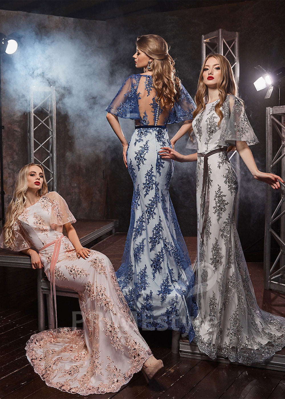 Kvetované šaty na ples LS440