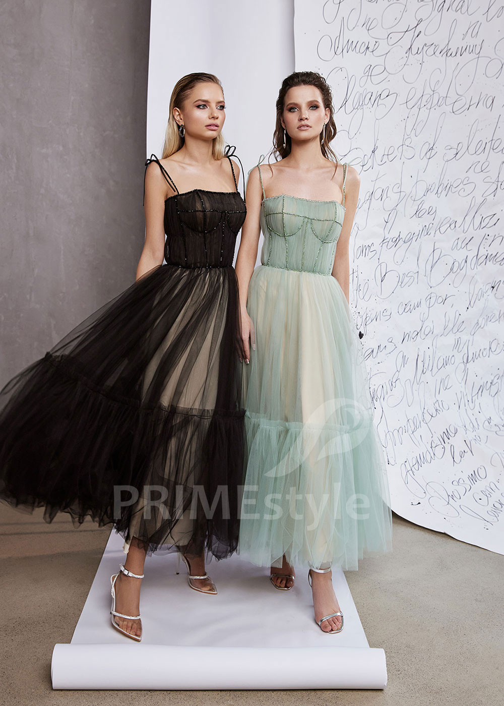 Krátke popolnočné šaty LS955