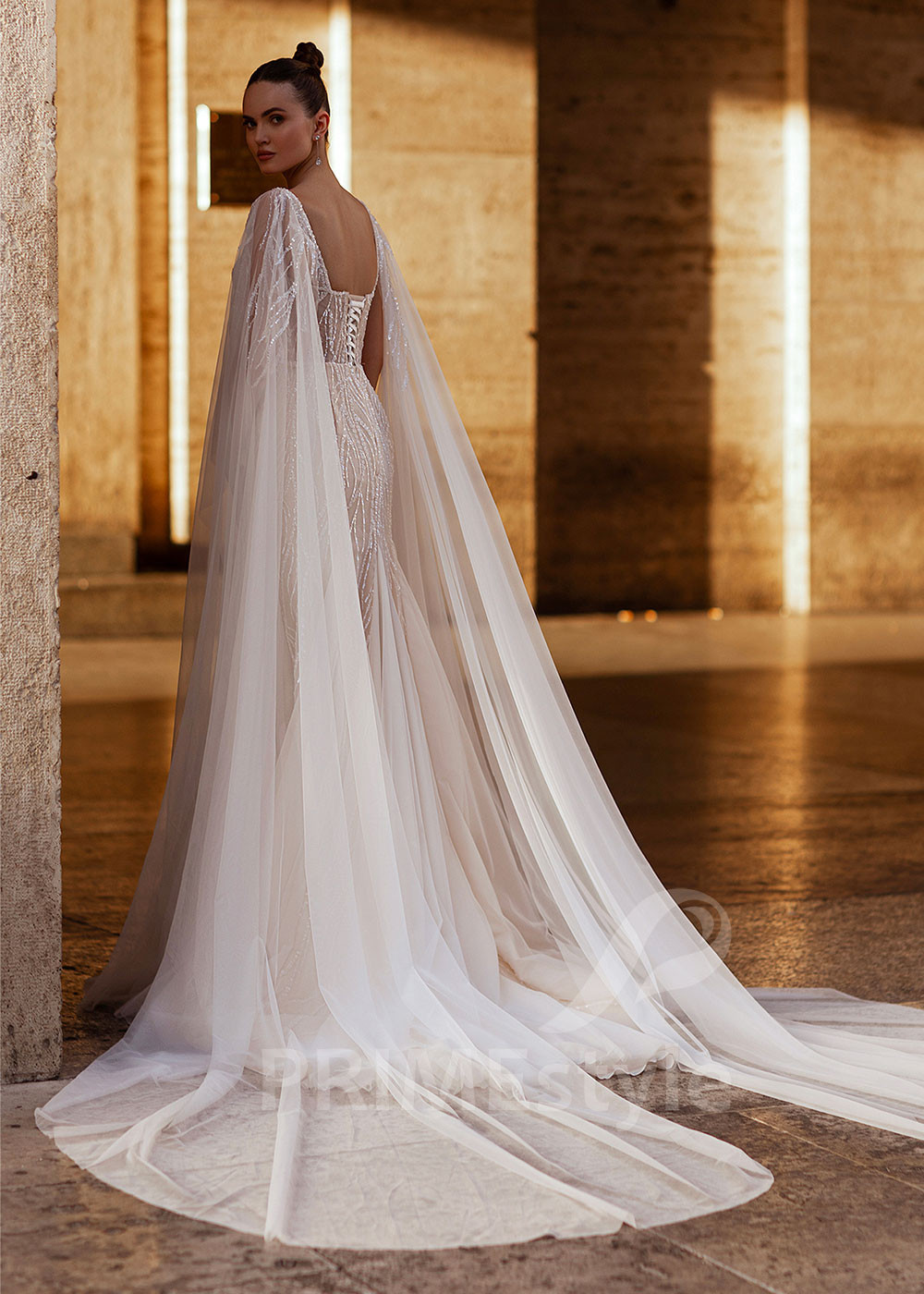 Extravagantné úzke svadobné šaty LS854