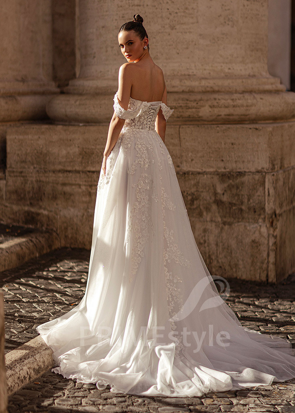 Luxusné čipkované svadobné šaty LS856