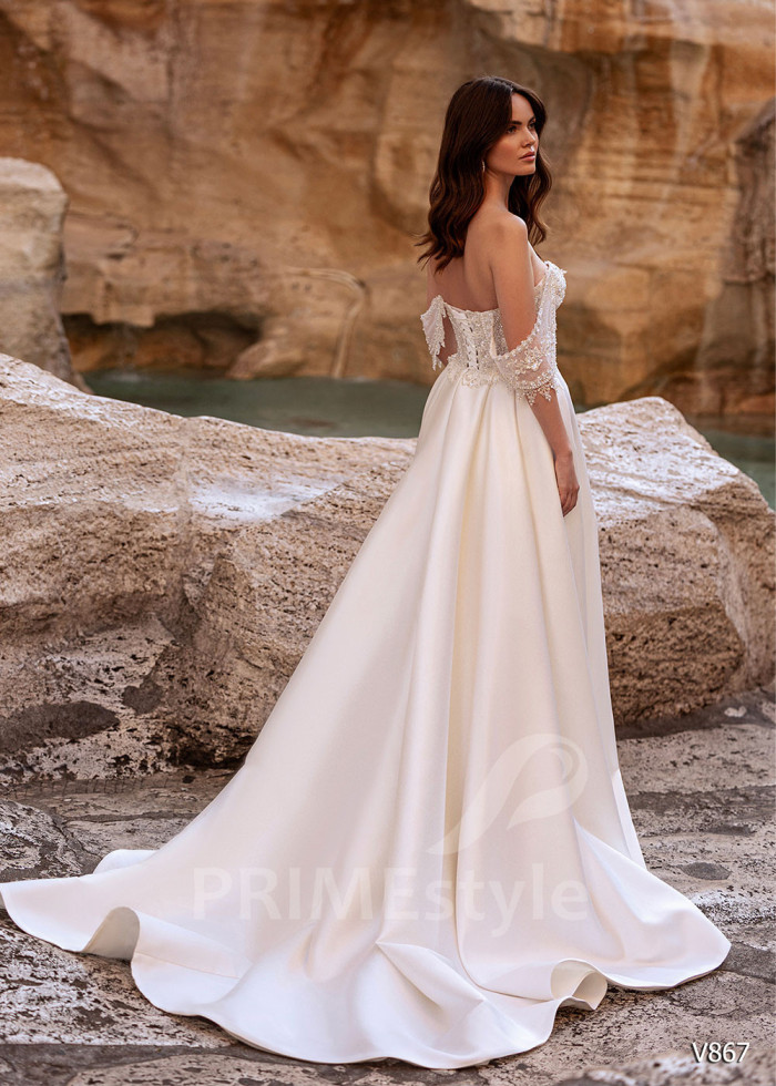 Jednoduché trblietavé svadobné šaty LS867