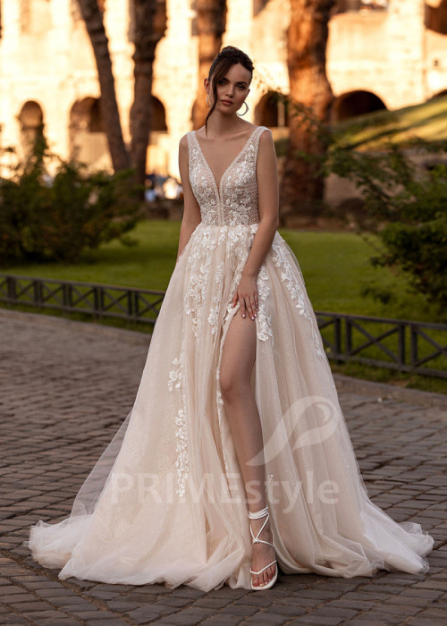 Extravagantné čipkované svadobné šaty LS872