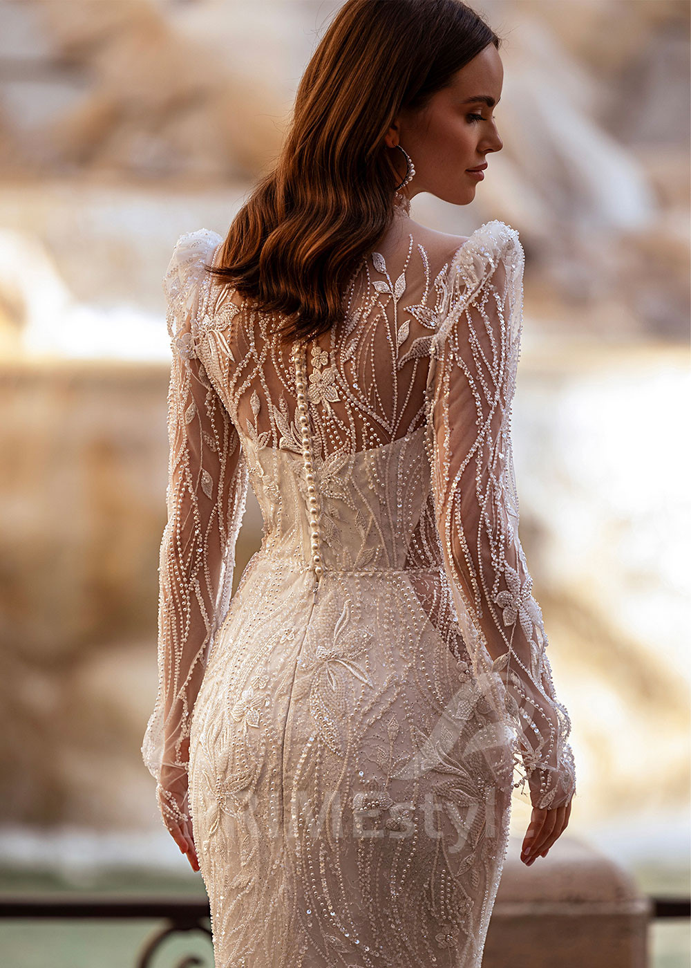 Elegantné úzke svadobné šaty LS873