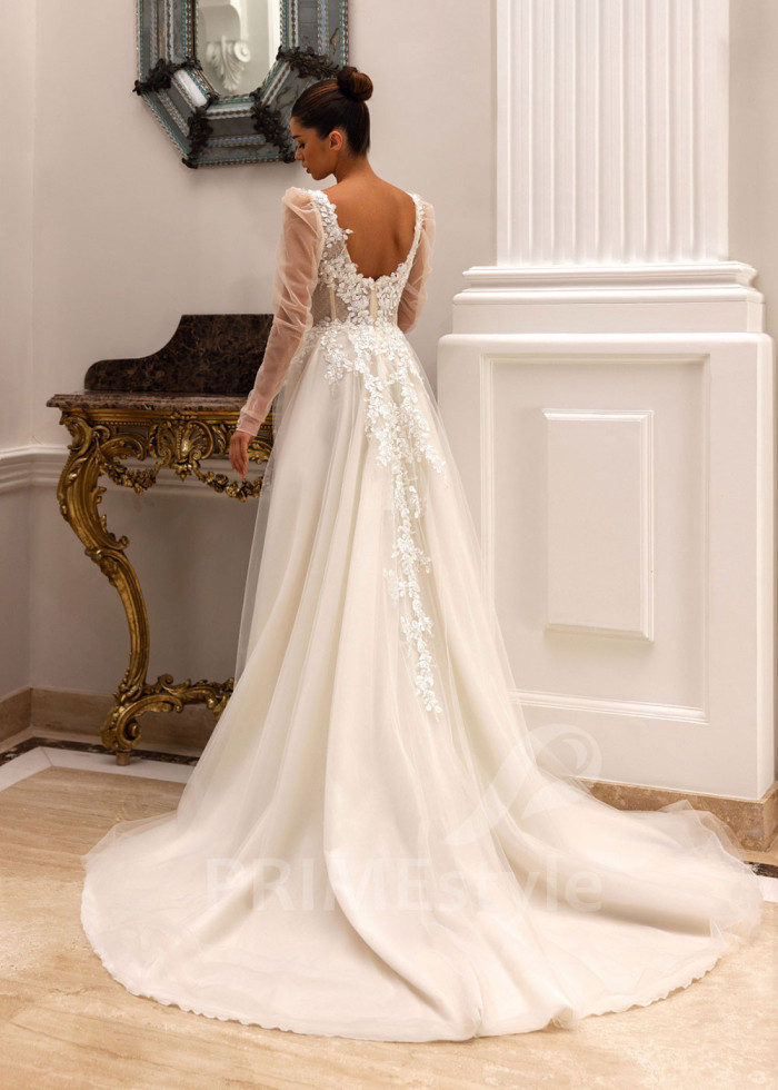 Extravagantné čipkované svadobné šaty Cynthia