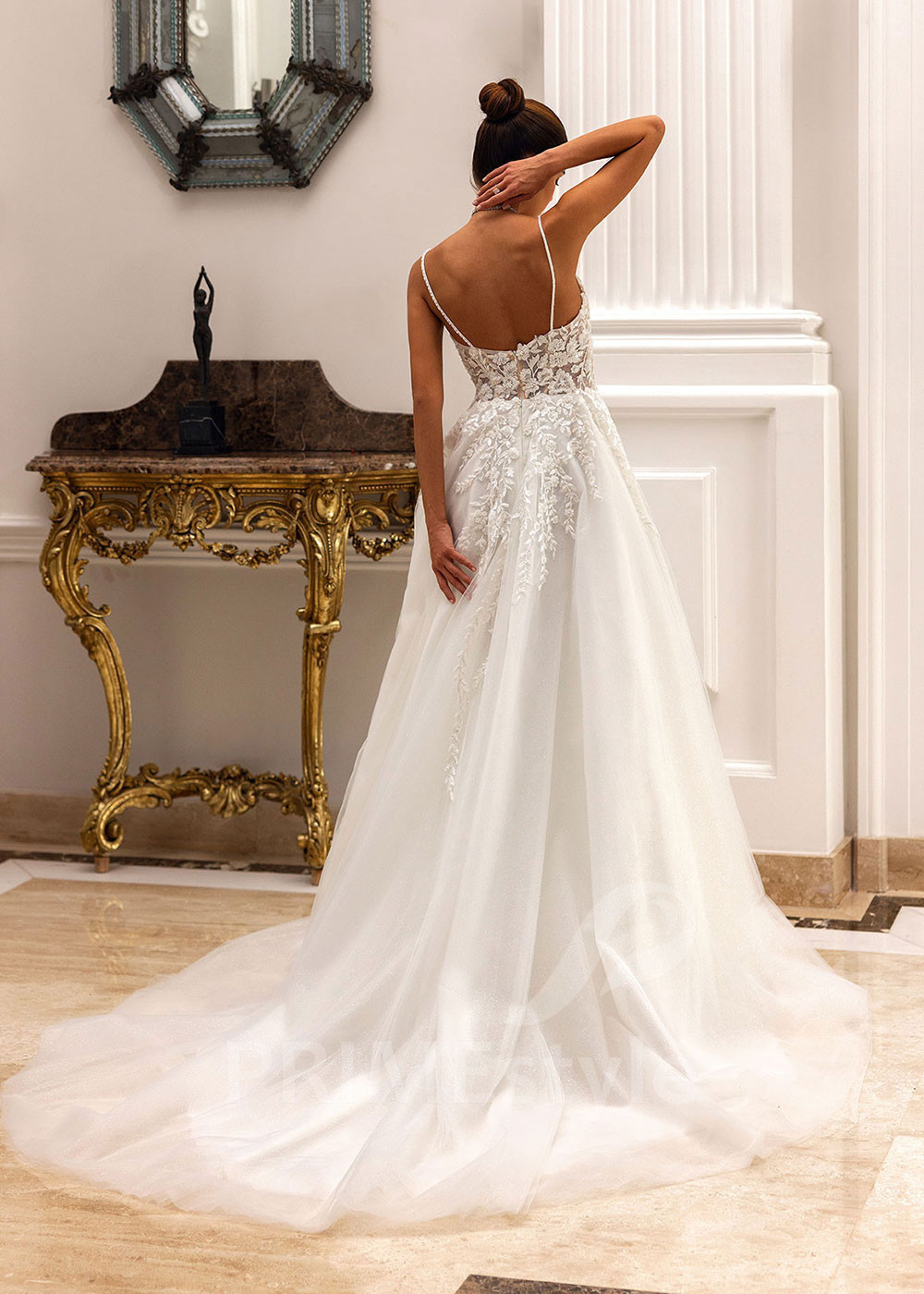 Elegantné svadobné šaty na ramienka...