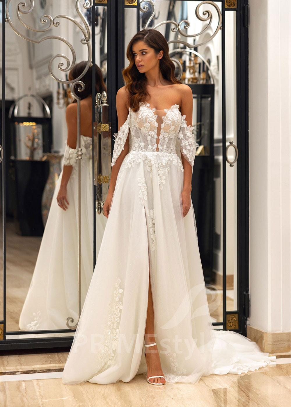 Extravagantné kvetované svadobné šaty Jenna