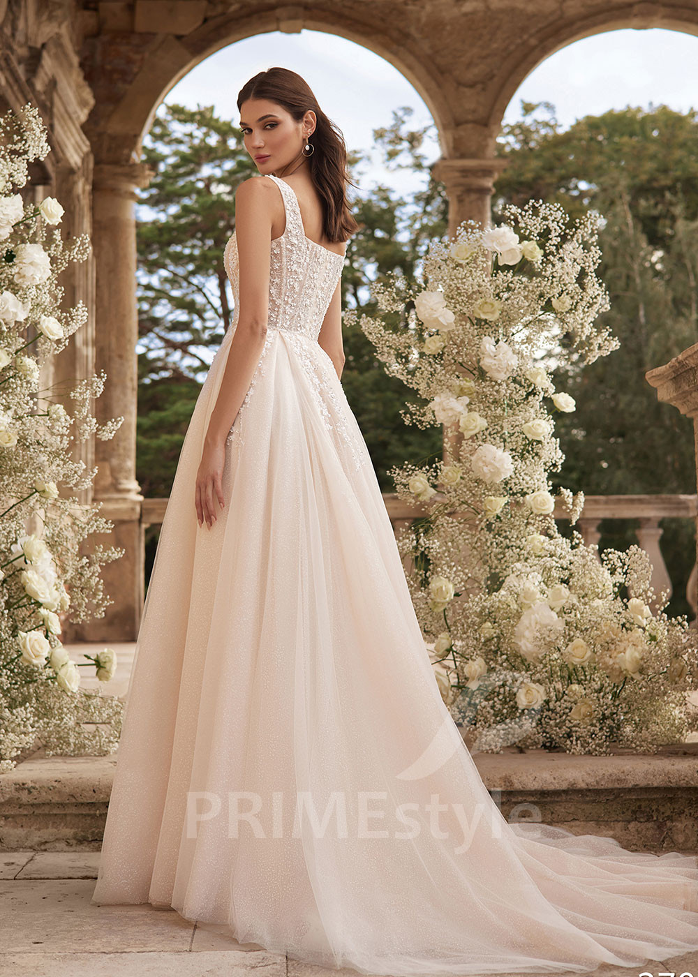 Elegantné čipkované svadobné šaty LC2703