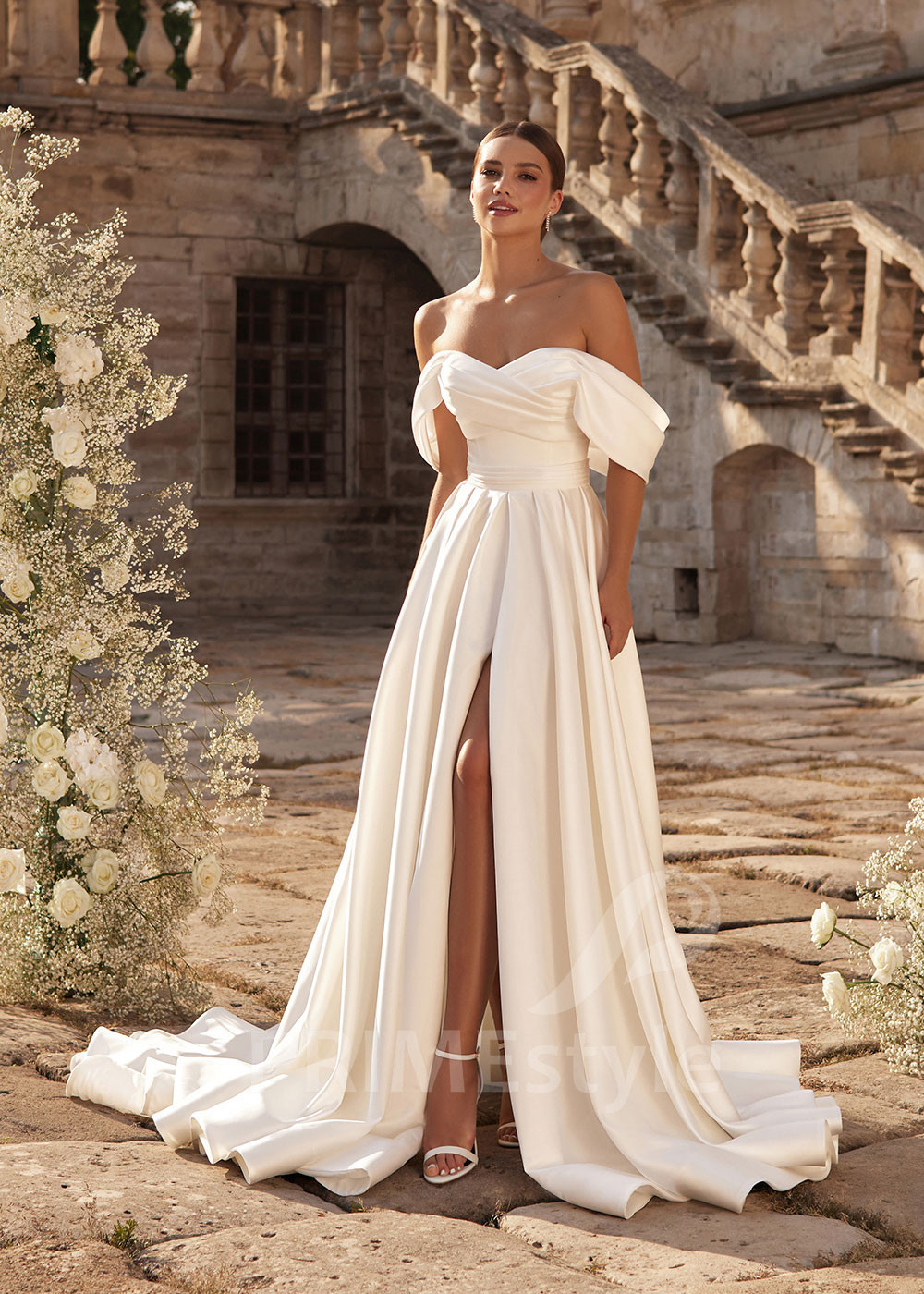 Extravagantné hladké svadobné šaty LC2715