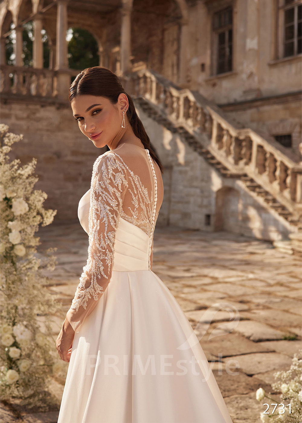 Extravagantné asymetrické svadobné...