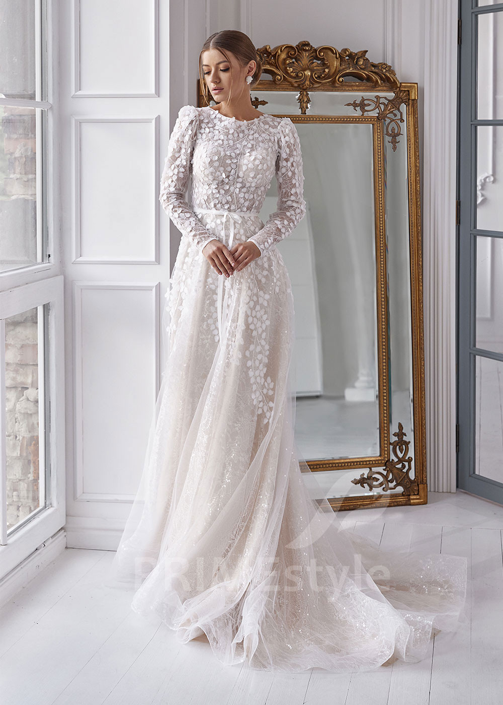 Luxusné čipkované svadobné šaty LS811