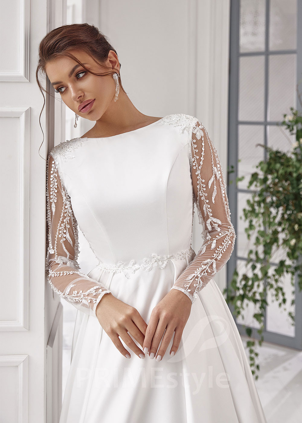 Elegantné hladké svadobné šaty LS828