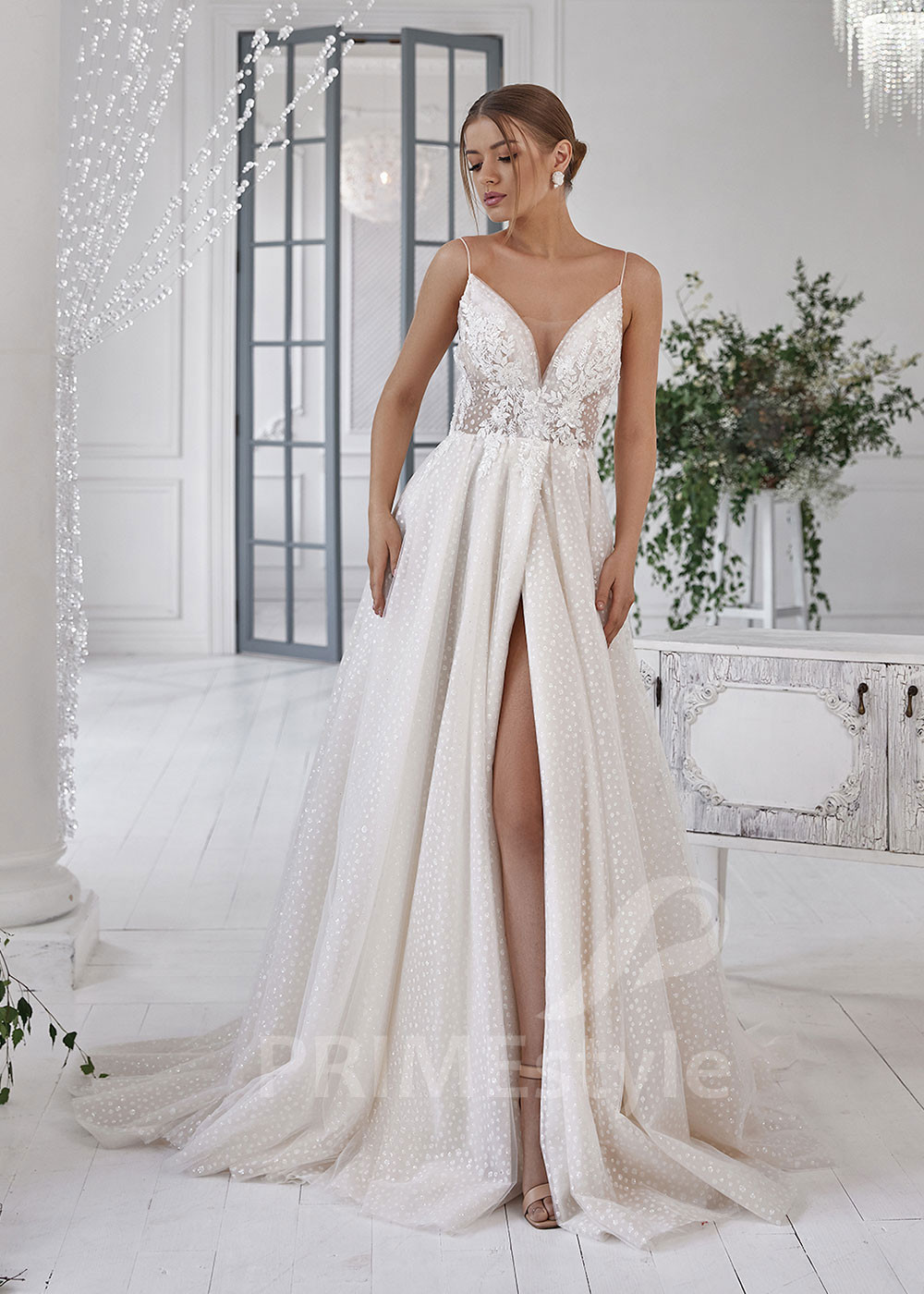 Extravagantné tylové svadobné šaty LS831