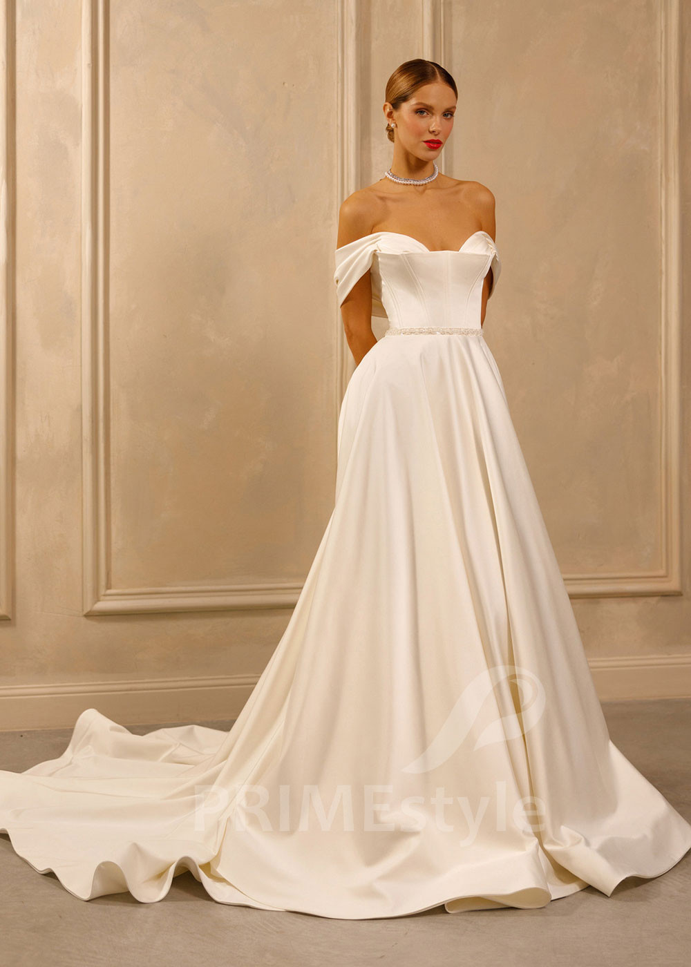 Jednoduché saténove svadobné šaty Heidi