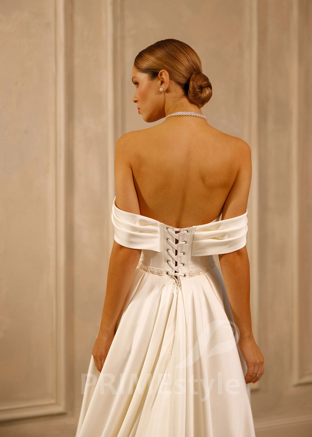 Jednoduché saténove svadobné šaty Heidi