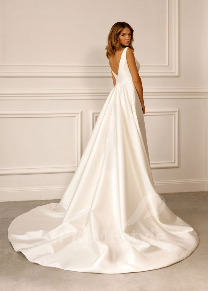 Jednoduché elegantné svadobné šaty Naomi