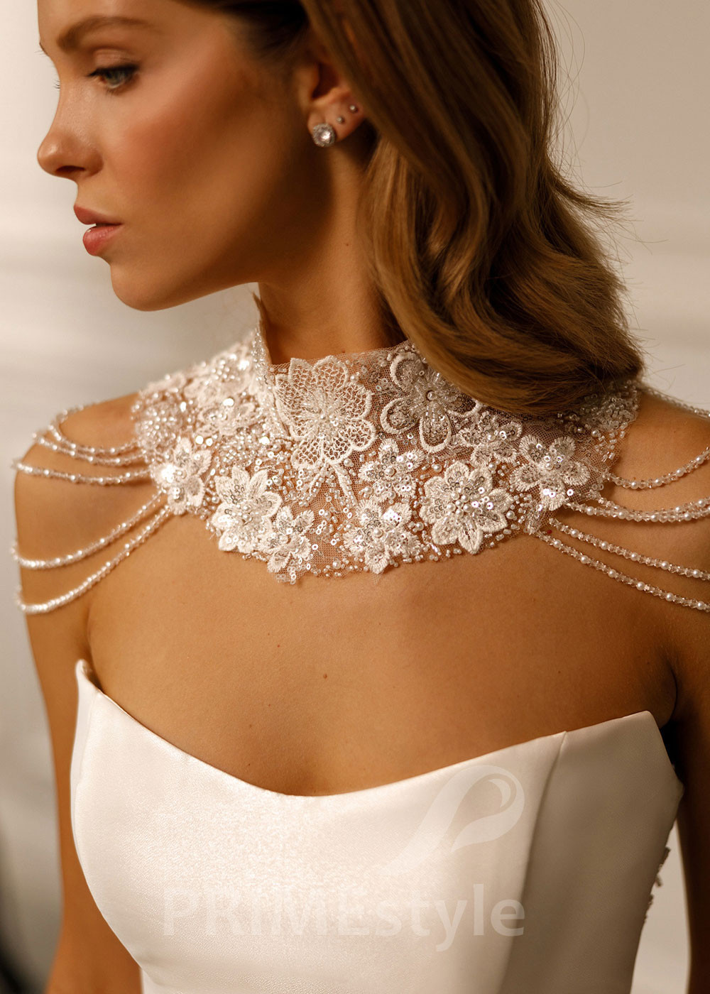 Luxusné minimalistické svadobné šaty...