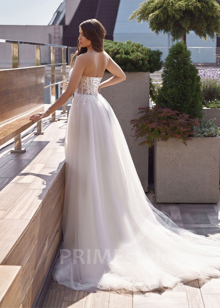 Extravagantné tylové svadobné šaty LC2515