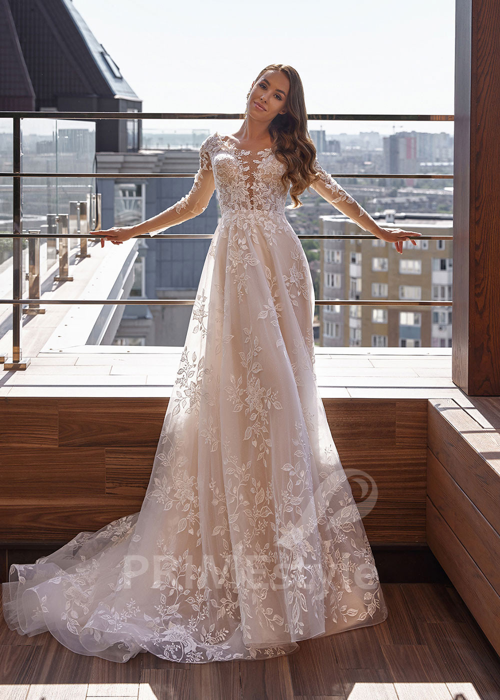 Luxusné čipkované svadobné šaty LC2520