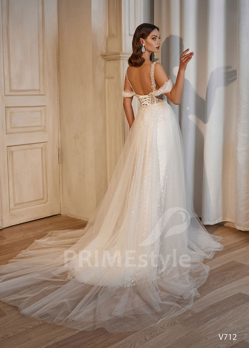 Luxusné celočipkované svadobné šaty...