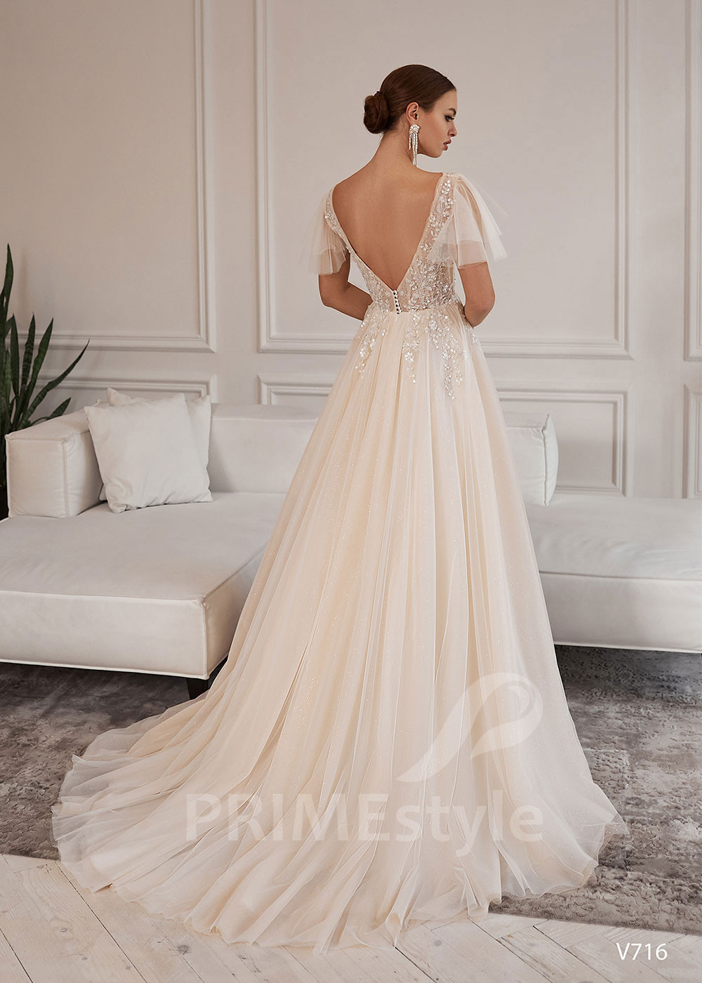 Luxusné čipkované svadobné šaty LS716