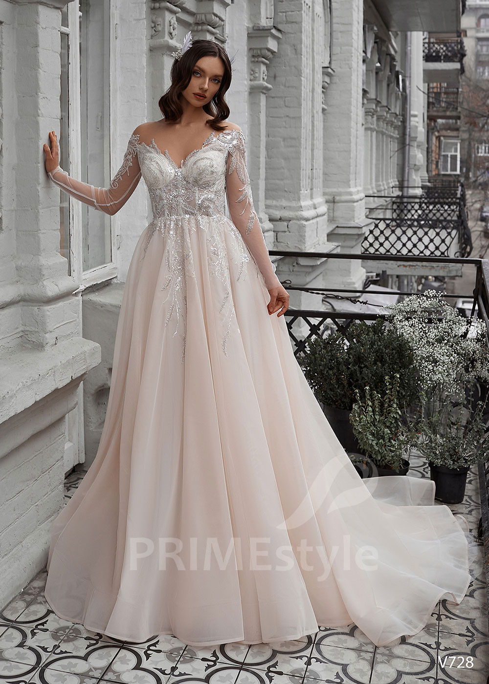 Elegantné čipkované svadobné šaty LS728