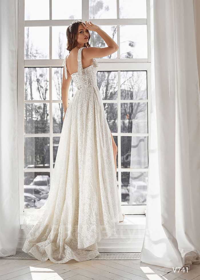 Luxusné celočipkované svadobné šaty LS741