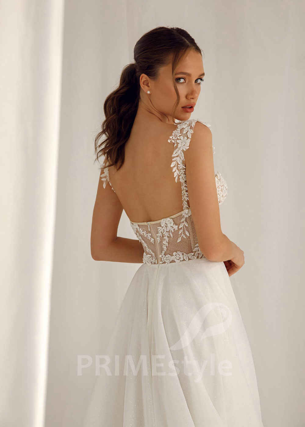 Jednoduché tylové svadobné šaty Iris