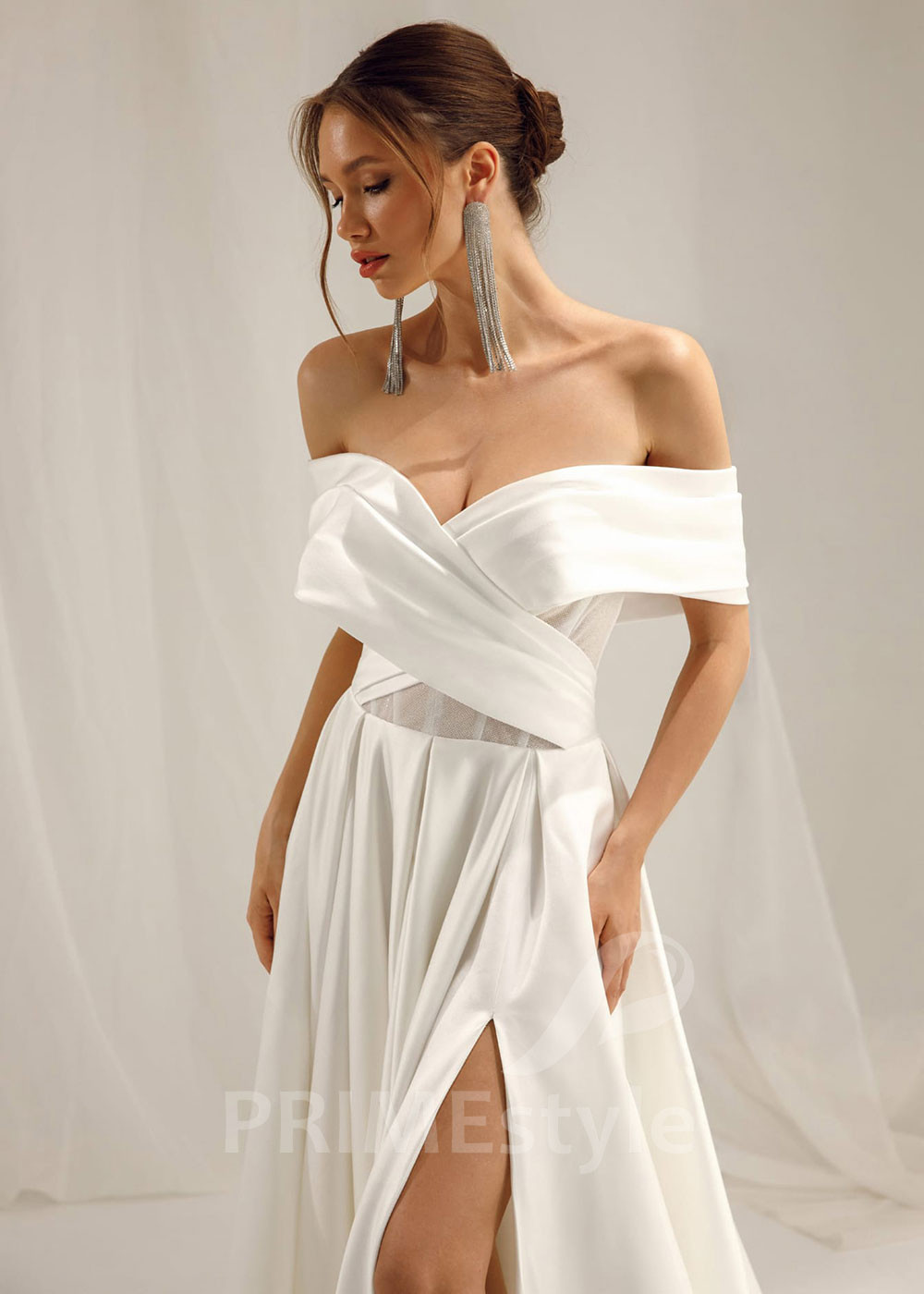 Elegantné hladké svadobné šaty Melania