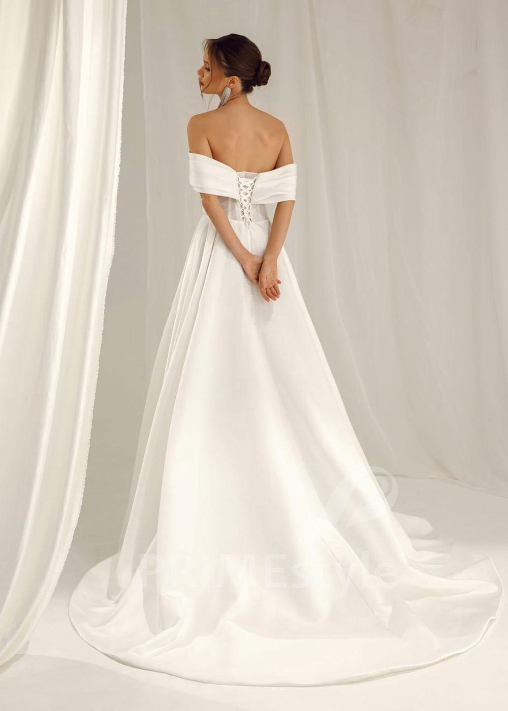 Elegantné hladké svadobné šaty Melania