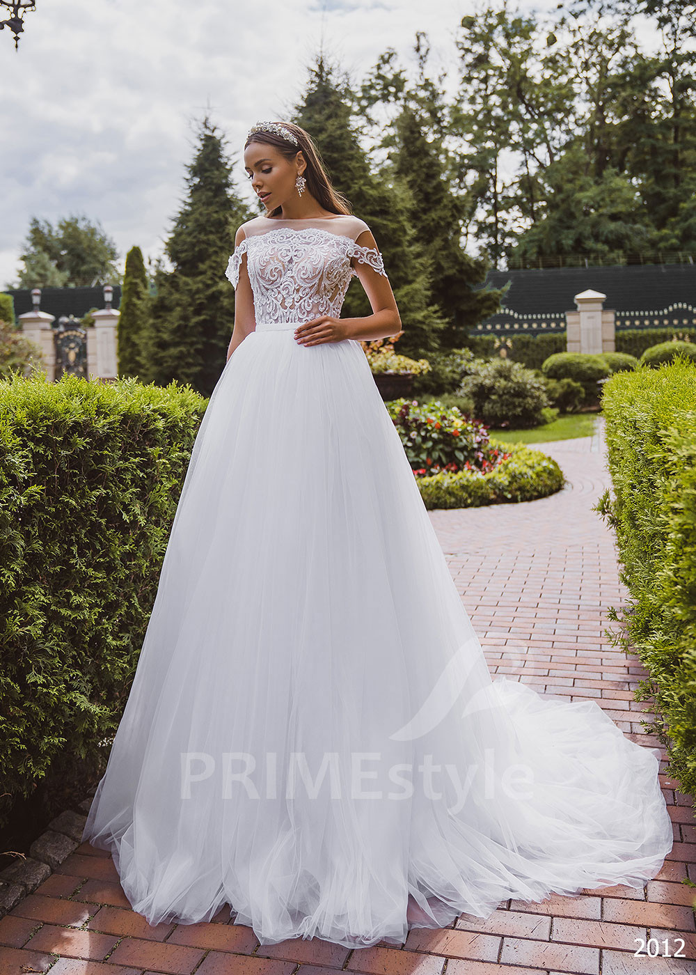Jednoduché tylové svadobné šaty LC2012