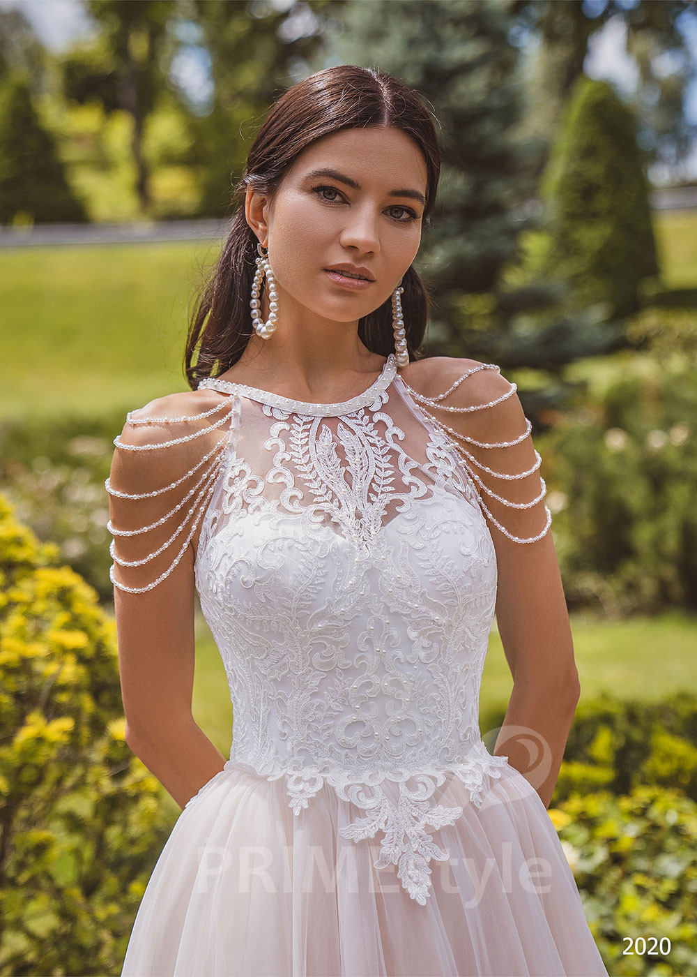 Elegantné čipkované svadobné šaty LC2020