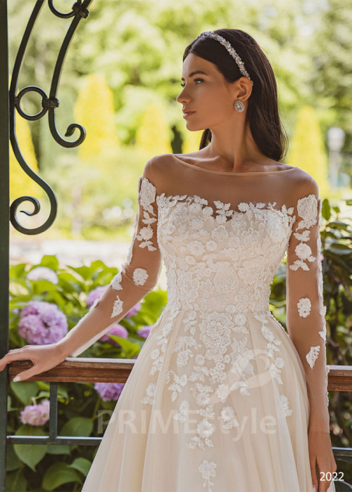 Luxusné čipkované svadobné šaty LC2022 2