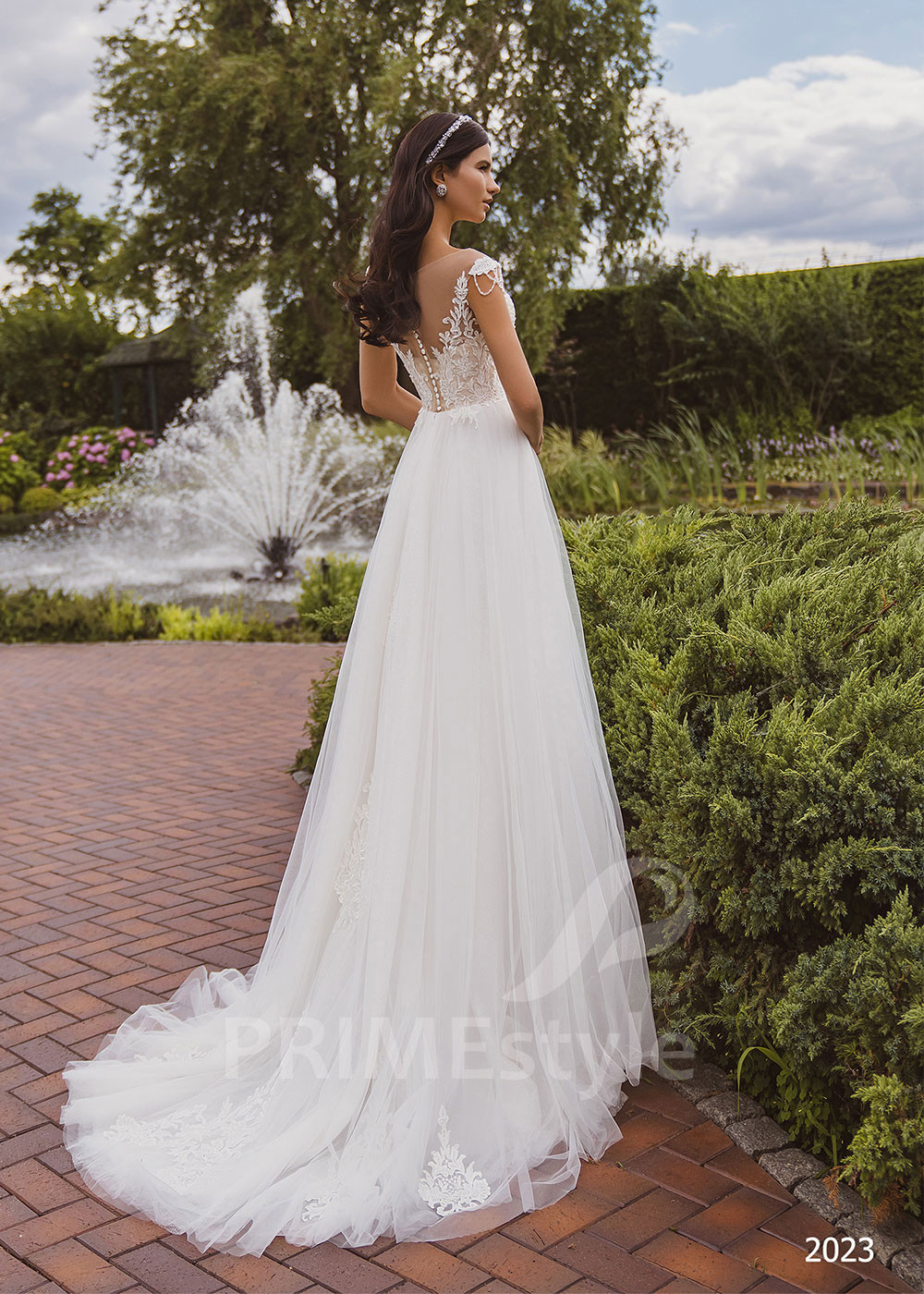 Luxusné čipkované svadobné šaty LC2023