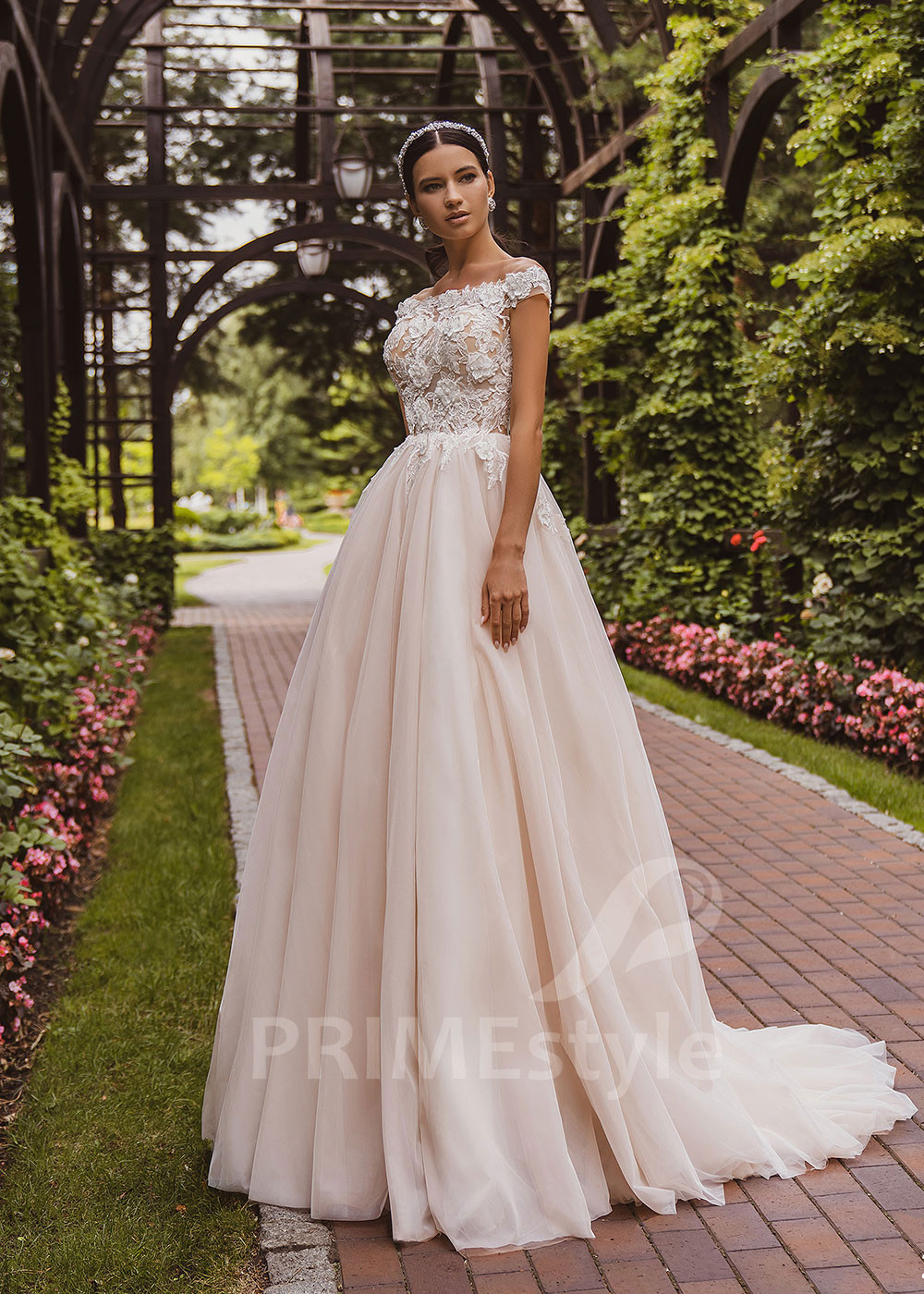 Luxusné princeznovské svadobné šaty LC2025