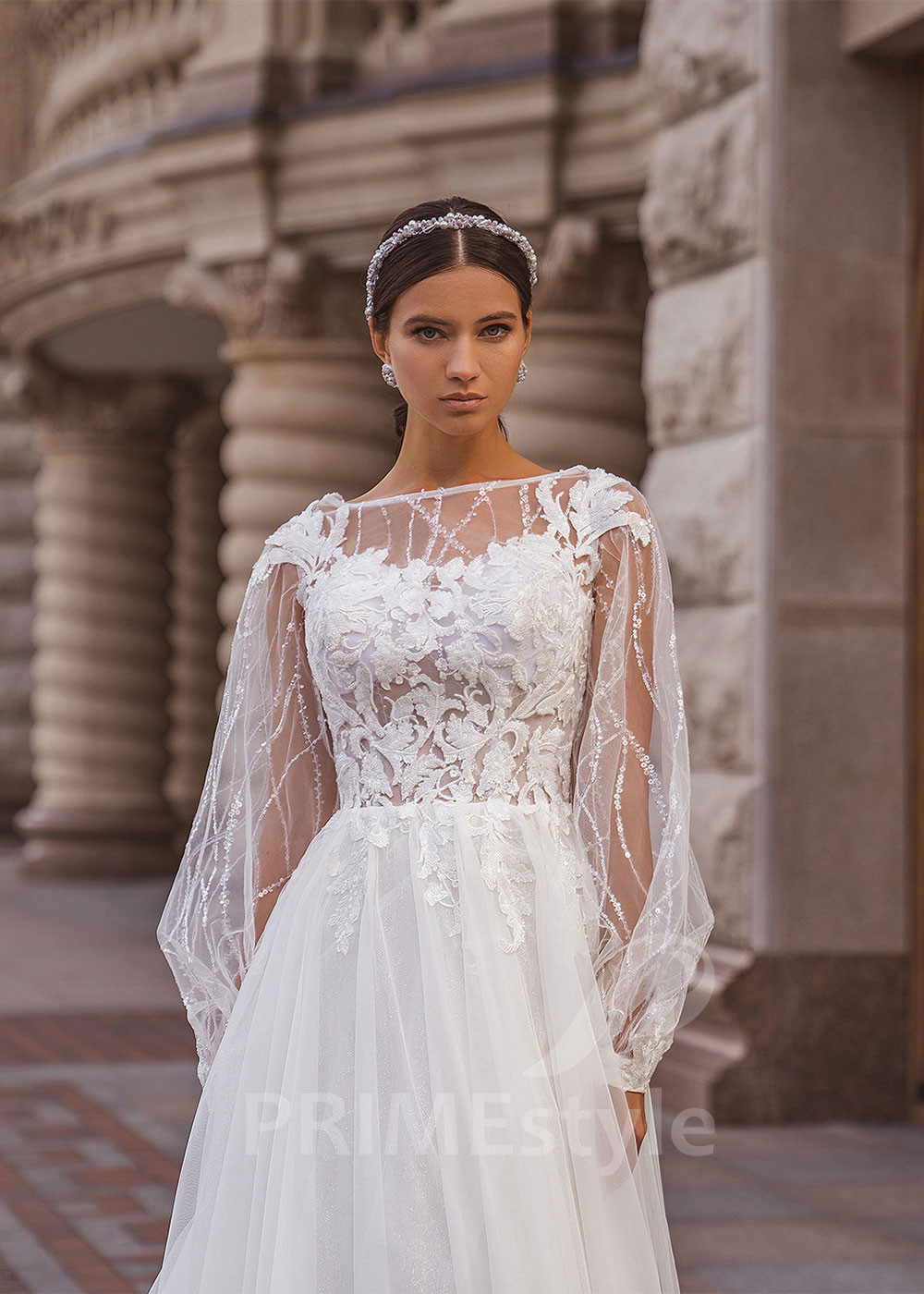 Extravagantné tylové svadobné šaty...